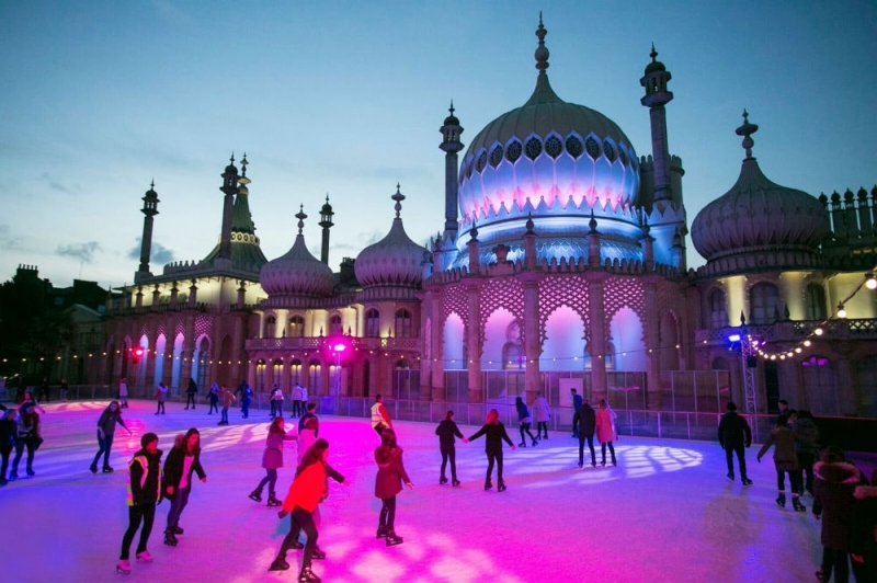 10 skating rinks worth visiting this winter