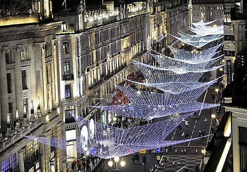 6 best destinations for New Year&#39;s shopping