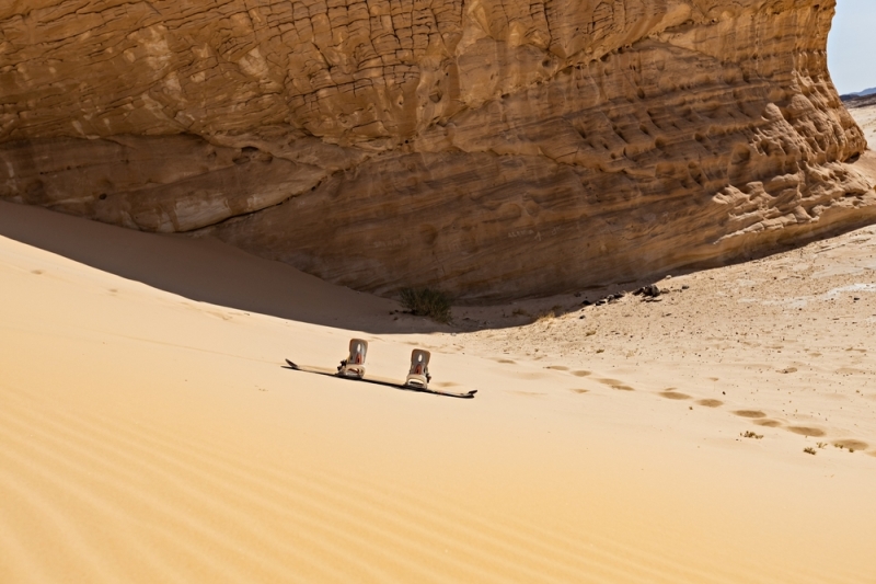 Dunes instead of snow slopes: where to go sandboarding