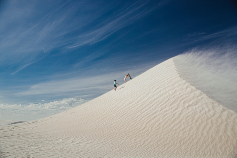 Dunes instead of snow slopes: where to go sandboarding