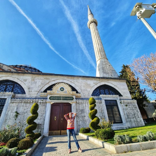 Istanbul is a city of cats and bright colors!