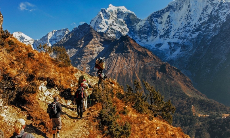 Nepal: towards the gods, mountain peaks and yaks