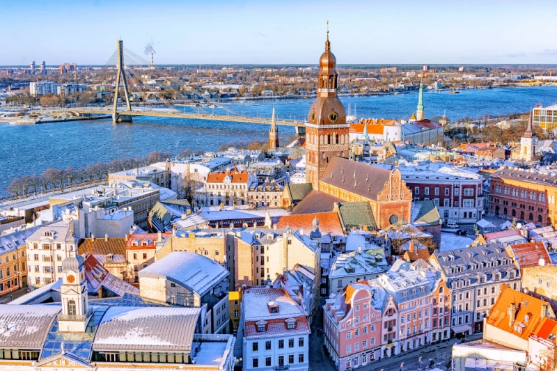 Where to inexpensively celebrate the New Year and spend the holidays in Russia and Europe